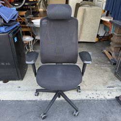 Herman Miller x Logitech G Vantum Gaming Chair Very Good Condition 