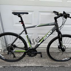 GIANT 2 ROAM XL BIKE
