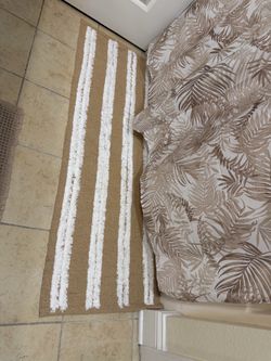 Tan & White long bath runner