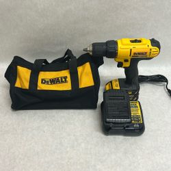 DeWalt DCD 77 1/2 inch drill like new two batteries charger in case