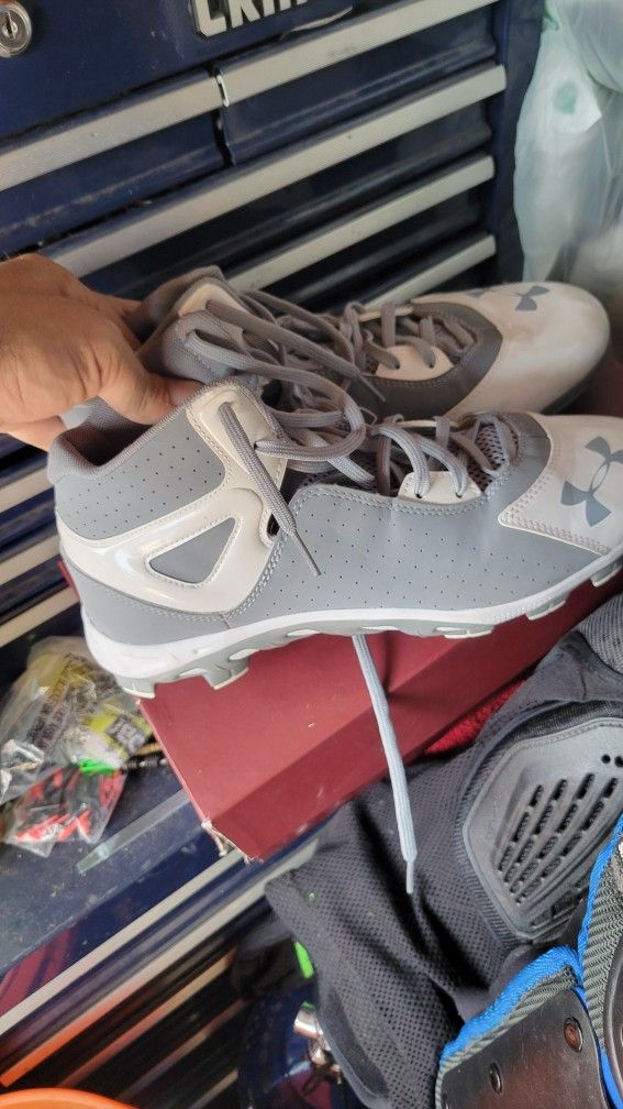 Brand New Underarmor Cleats Size 11