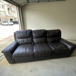 Electric recline Couch