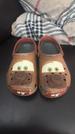 Tow mater crocs size 5 kids Rare