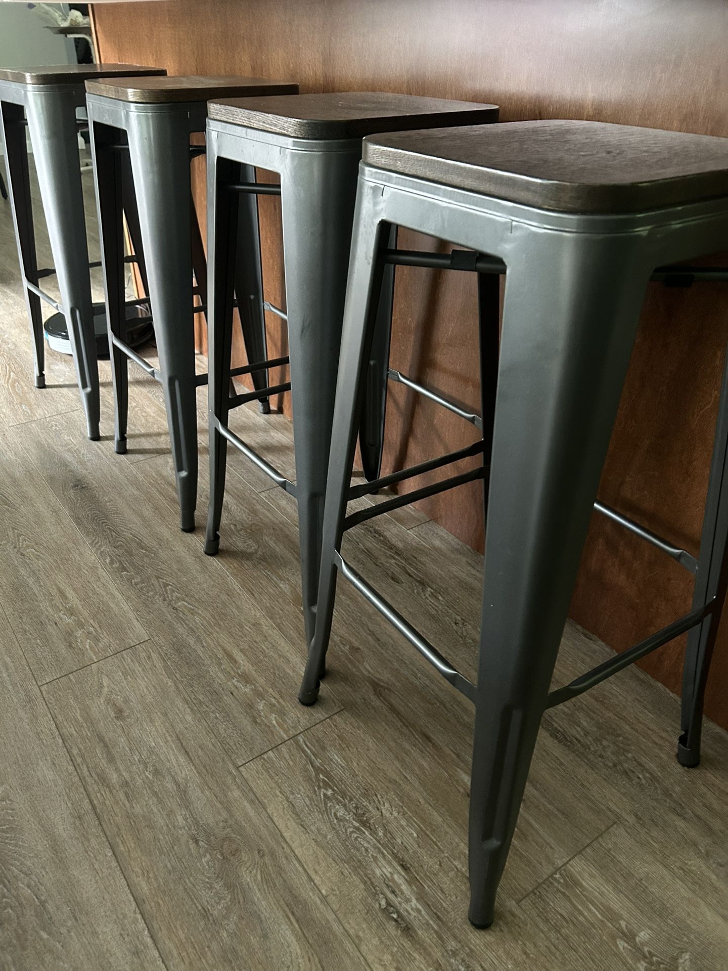 4 Bar Stools
