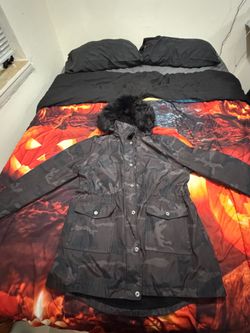 Michael Kors Women's Fleeced Lined Hooded Parka Jacket Black Camo Size XL
