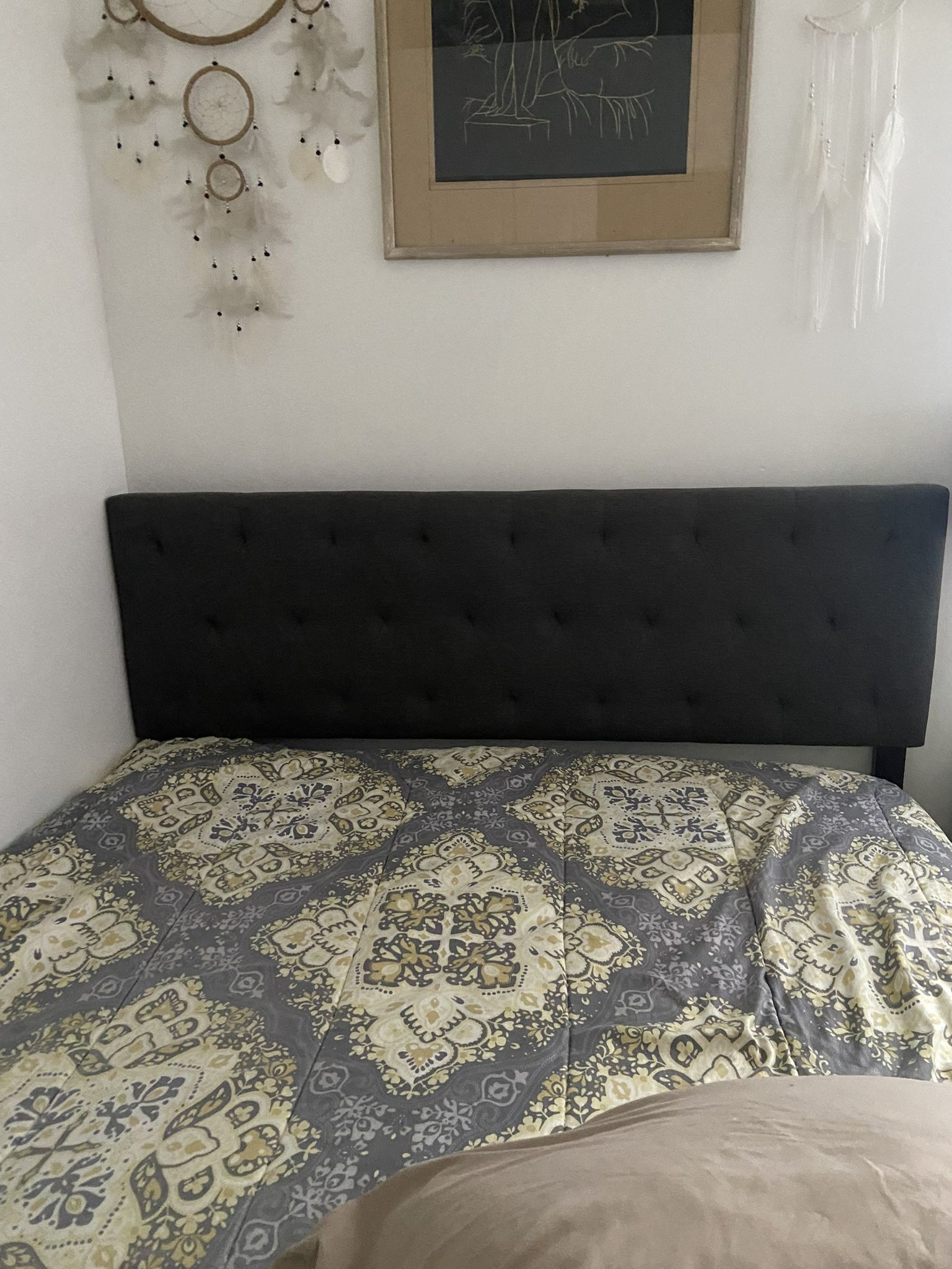 Full Bed Frame (mattress not included) 