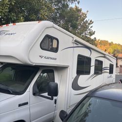 2010 Fleetwood Jamboree 31ft (negotiate This Weekend!!!  Make A Deal!!)