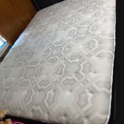 Mattress/box Spring/metal bed frame