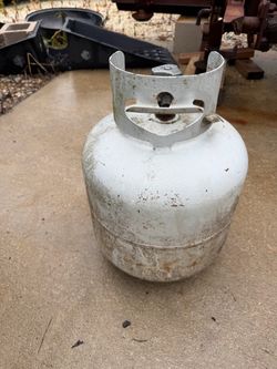 20 lb propane tank, atleast half way full