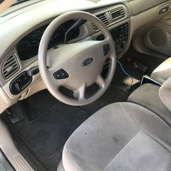 2003 Ford Taurus