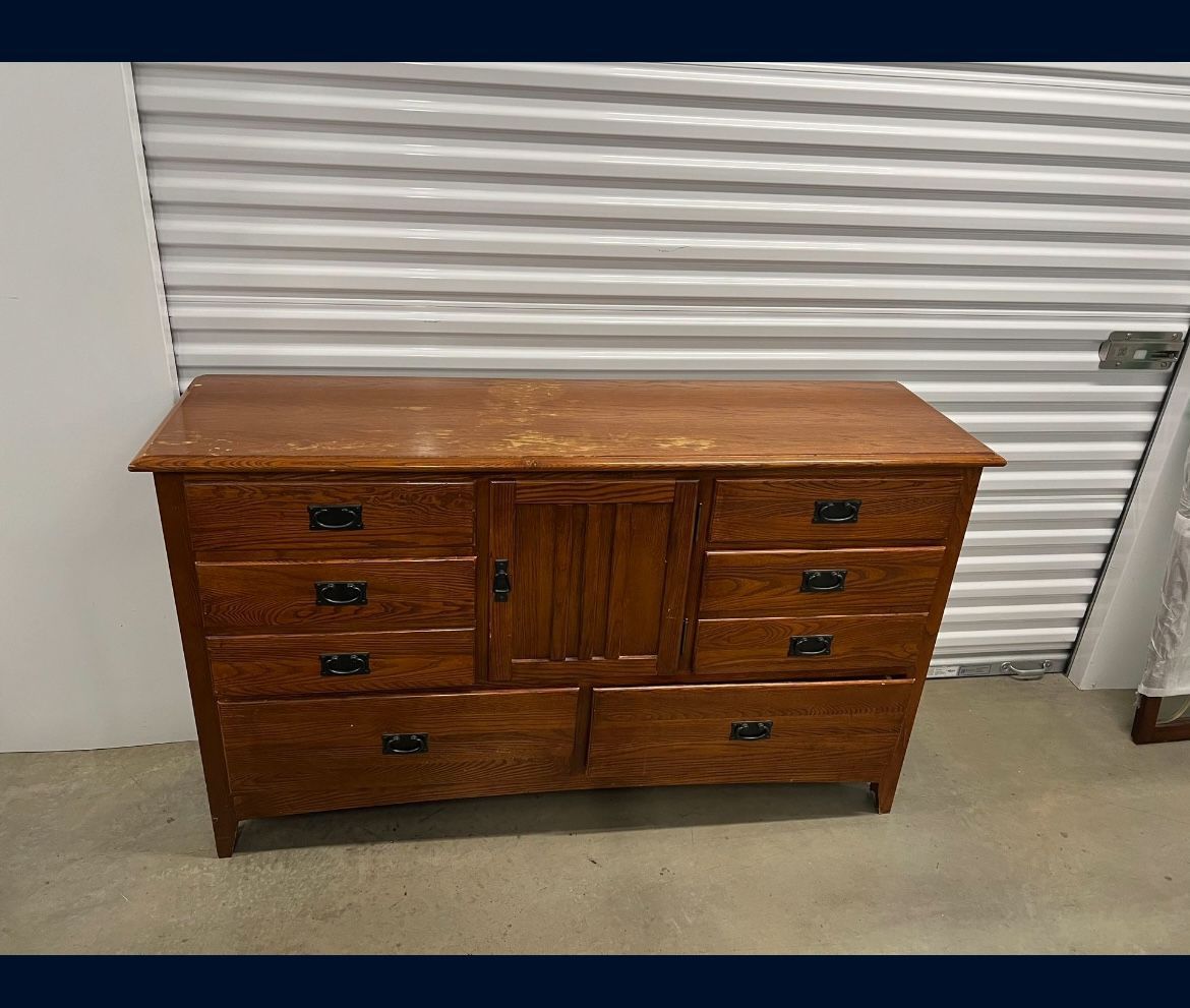 Solid Wood Dresser - 6 Drawers & Middle Cabinet, Great Condition
