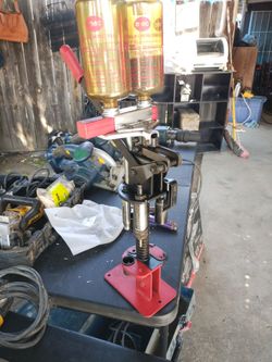 Shotgun shell reloader