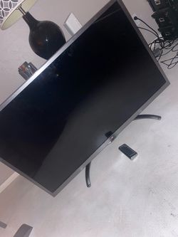 LG Flat Screen TV with Remote