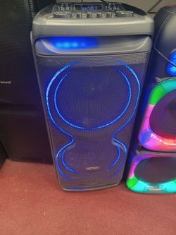Perfect For Party Events And Kareoke Singing.  Brand New.  Extremely Powerful.  Free 🎤