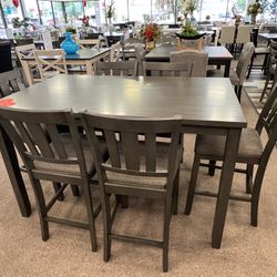 7 Pc Dining Table 🎊🎊🎊