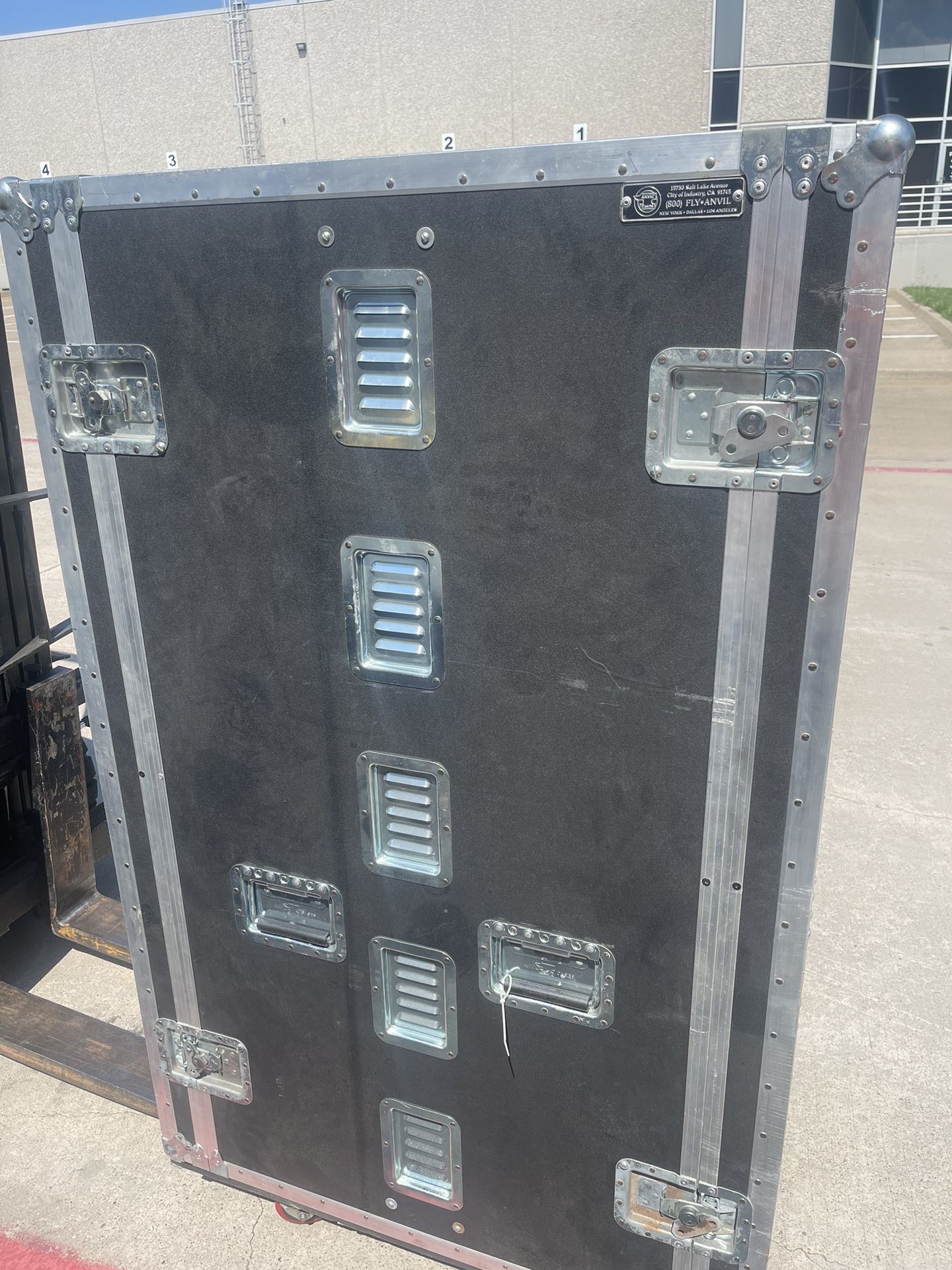 Anvil Calzone Shockmount Rack Rails Server Equipment Case To store things ANVIL CASES 15730 Salt Lake Avenue City of Industry, CA 91745