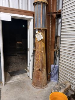 Vintage 1920s Gilbert and Barker t176 visible gas pump