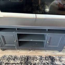 Rooms To Go Hilton Head Graphite 66” TV Stand/Console