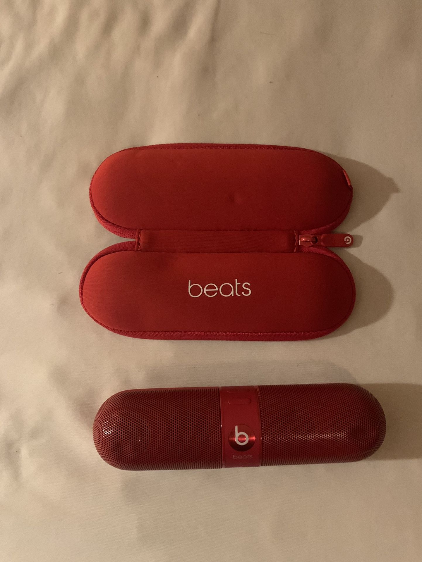 Beats by Dr. Dre Pill 2.0 Red Portable Speaker w/Soft Zipper Carrying Bag Travel Case