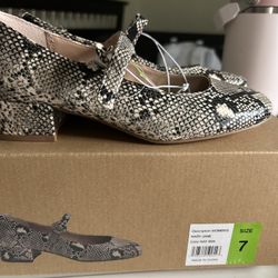 Snake Print shoes Size 7