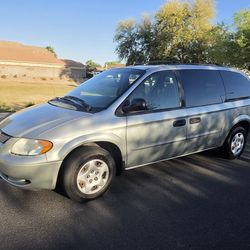 2004 DODGE GRAND CARAVAN RUNS AND LOOKS GOOD