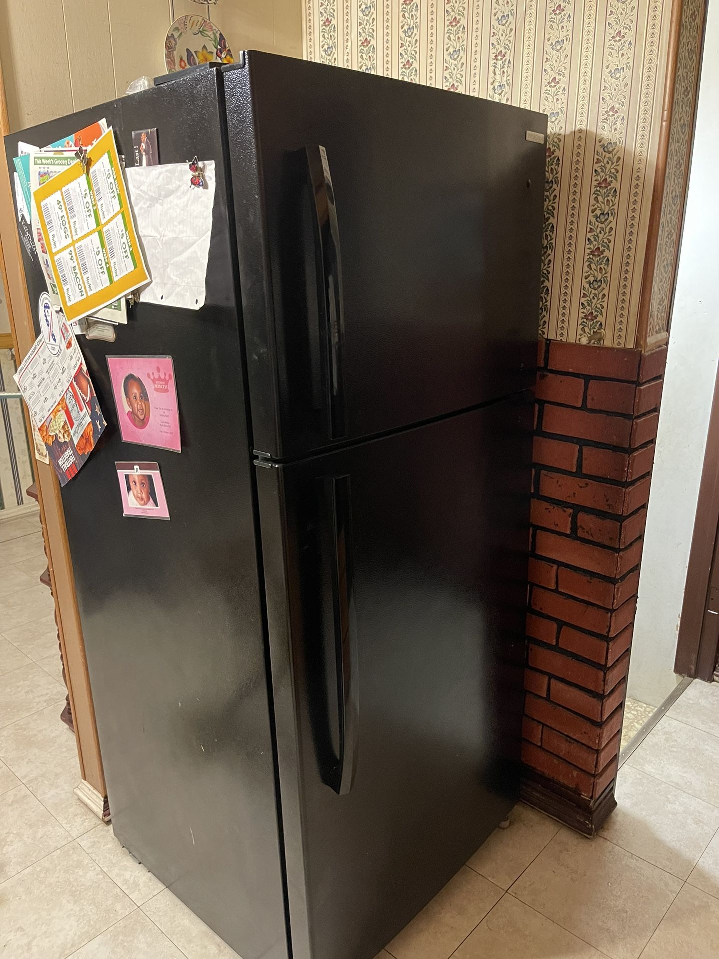 Refrigerator 