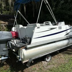 18ft Pontoon Good Condition, Great Working 60hp Yamaha 2stroke