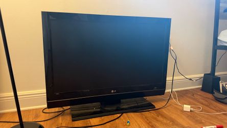 LG Flat Screen TV