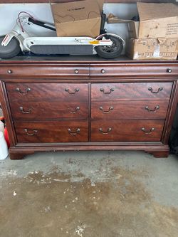 Cherry Wood 6-Drawer Dresser