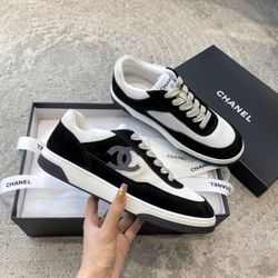 CHANEL Logo Low-top Lace-up Fashion Plate Shoes Men's Black And White