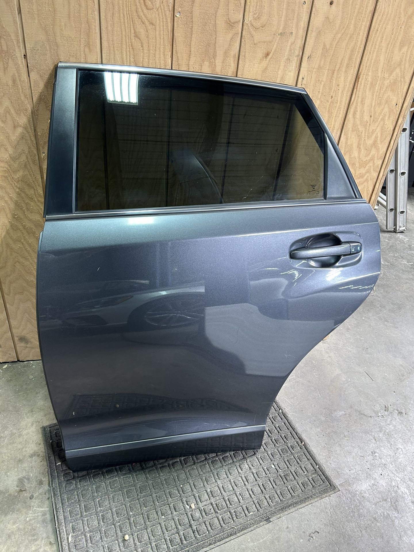 09-15 Toyota Venza Rear Left Door