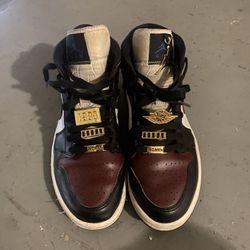 Air Jordan 1 Mid SE ‘ Gold Pendants’