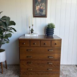 Ethan Allen Bachelors Chest/ Dresser 