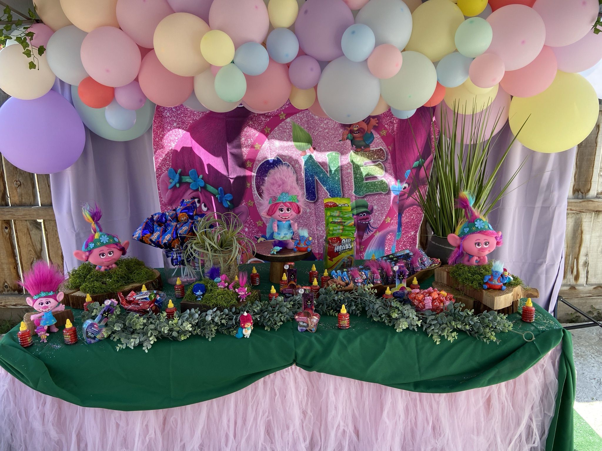 We Decorate Your Party