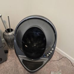 Litter Robot 3 (comes with box of 120 waste bin liners)