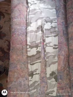 Derek heart size medium poloyster leggings cameo