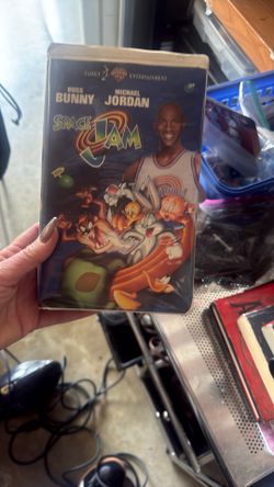 Space Jam Movie VCR Tape Michael Jordan 