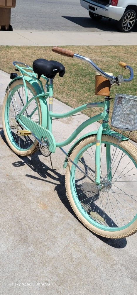Women 26" Bike Still New Less Than 7 Months Old Firm Price