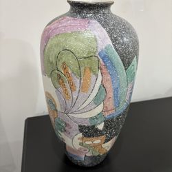 Beautiful Ceramic Vase. Like New Condition! 