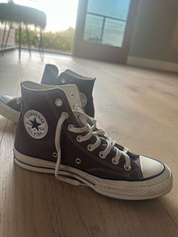 Converse Chuck Taylor All Star High Tops – Size 6.5 Men / 8.5 Women