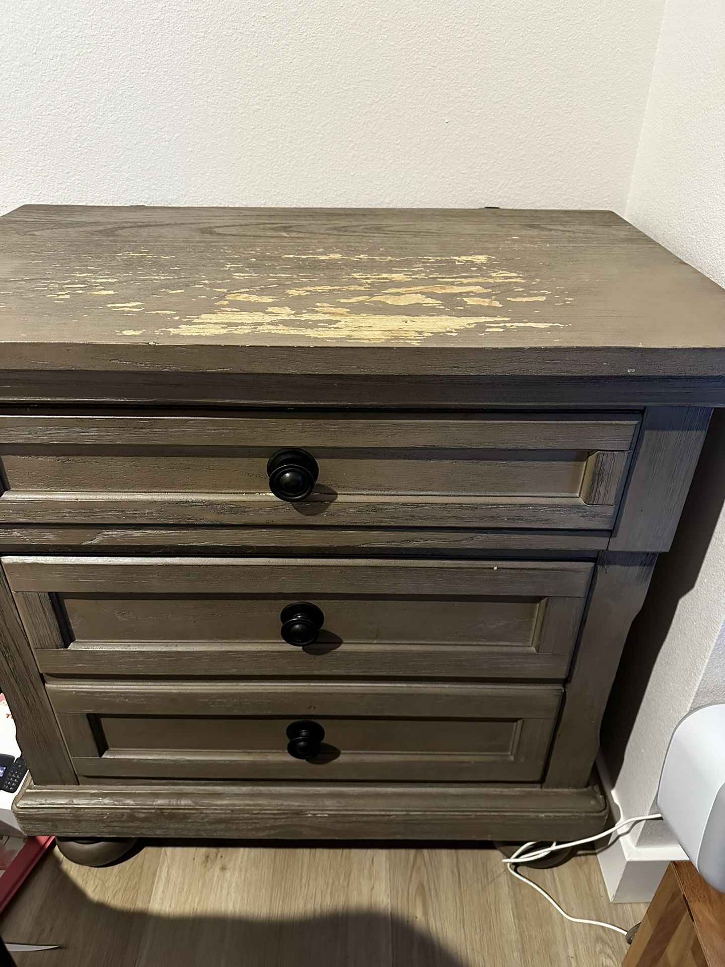 3 Drawer Night Stand 