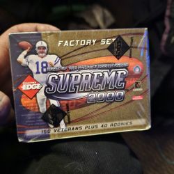 2000 Collectors Edge Supreme Football Box (Hobby).  This box contains (24) packs, Tom Brady Rookie!!!