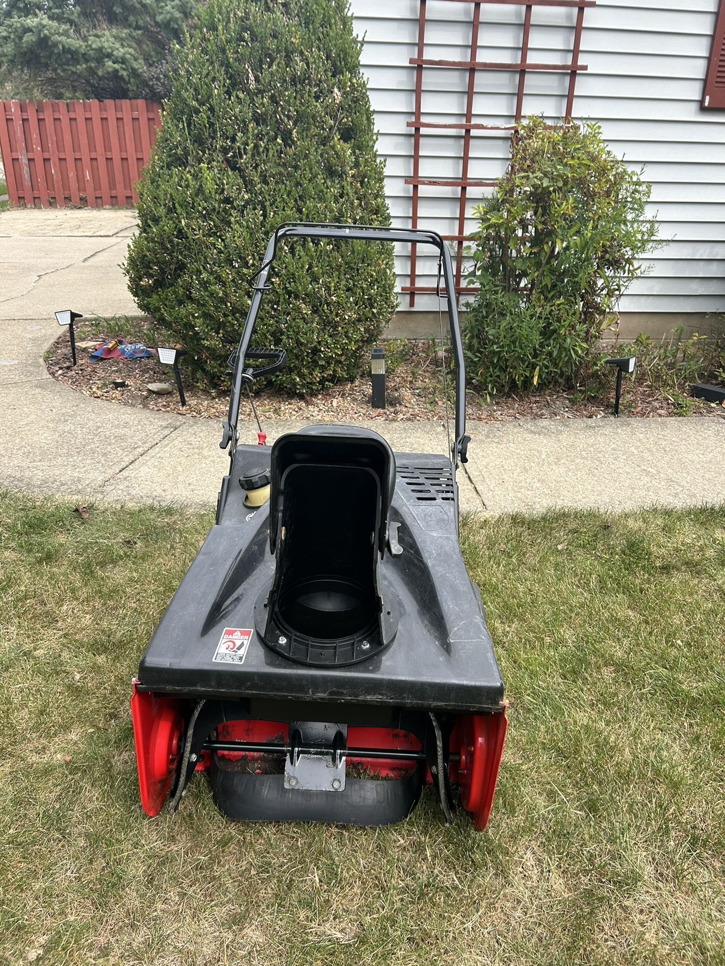 Craftsmen 21in Snowblower 