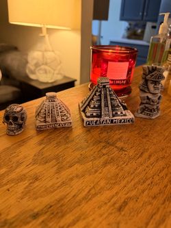 Replicas Maya Hand Carved Chichen Itza Miniature Pyramid Statue From Mexico