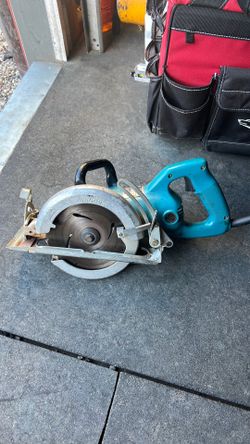 Makita corded circular saw