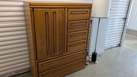 Thornwood oak dresser. Free delivery 👍
