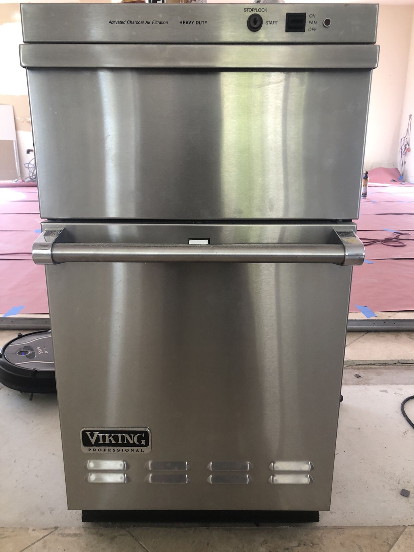 Viking 18” built in trash compactor for Sale in Huntington Beach, CA