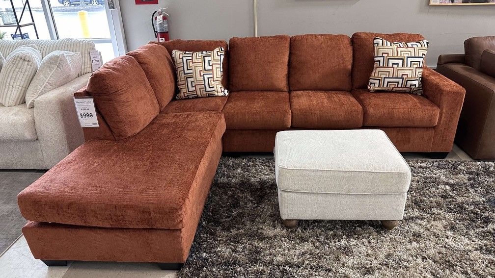 AP🎉 Great 2 Piece Sectional Couch With Chaise// Financing & Delivery Available 