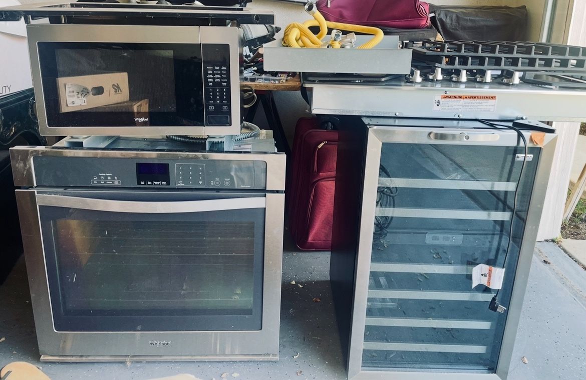 Appliance bundle (Stove, Oven, Microwave, Wine Chiller)