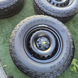 4 CHEVROLET SILVERADO RIMS&TIRES  17" All TERRAIN Tires 